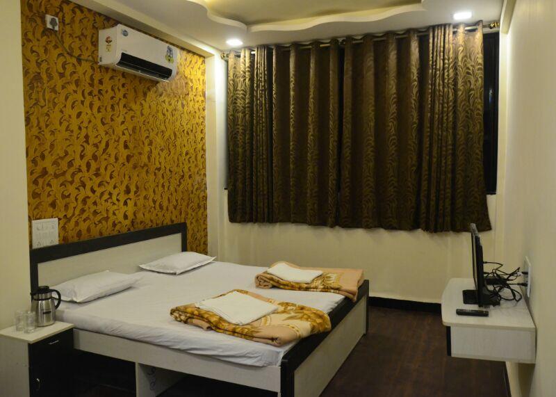 Shanti The Grand Palace Ratnagiri Bagian luar foto